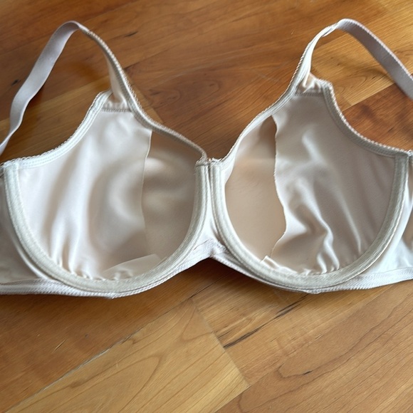 WACOAL SPACER BASIC BEAUTY 853192 BRA 40C like new - Picture 6 of 10